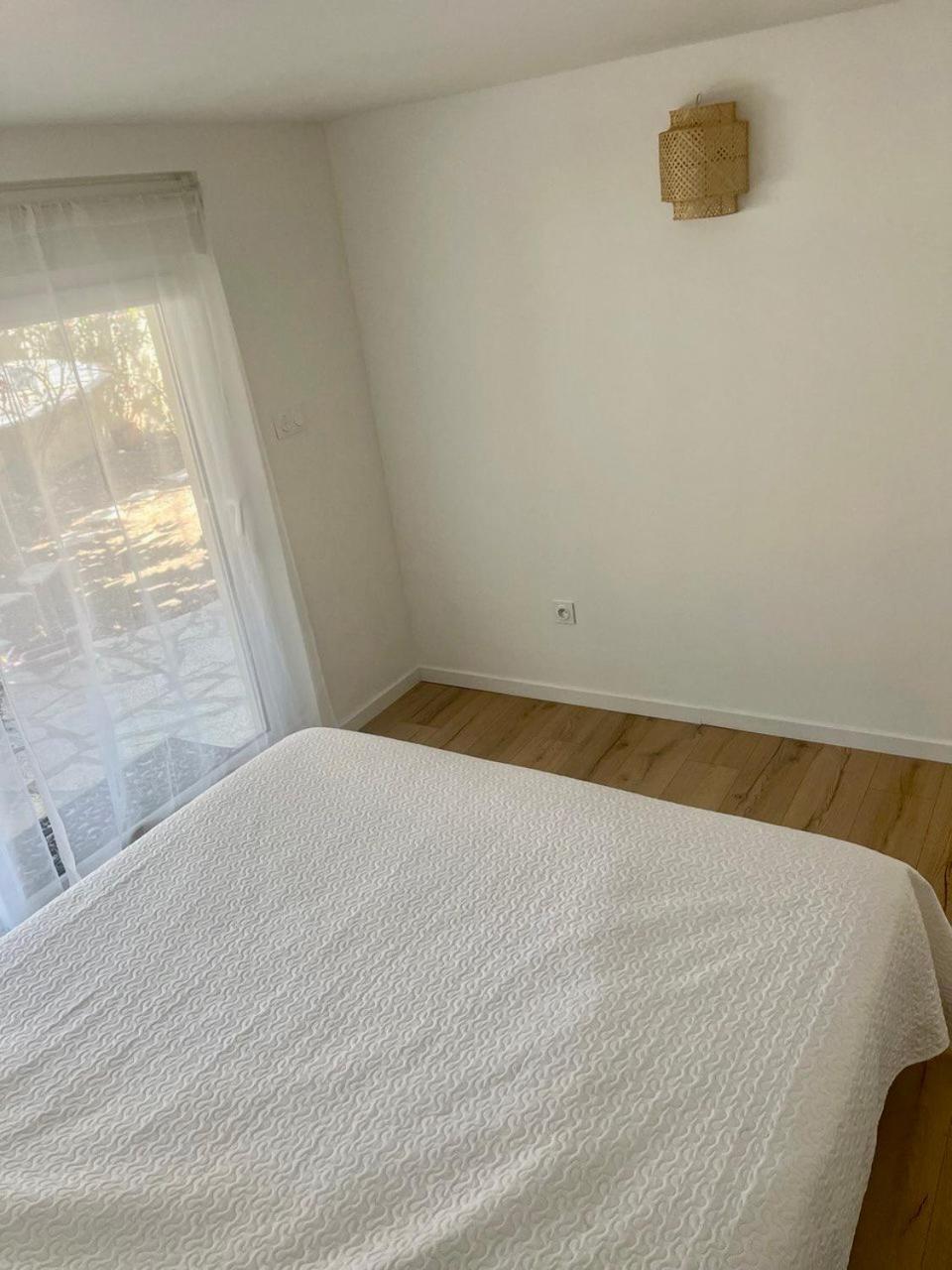 Charmant Et Confortable Appartement Narbona Exterior foto