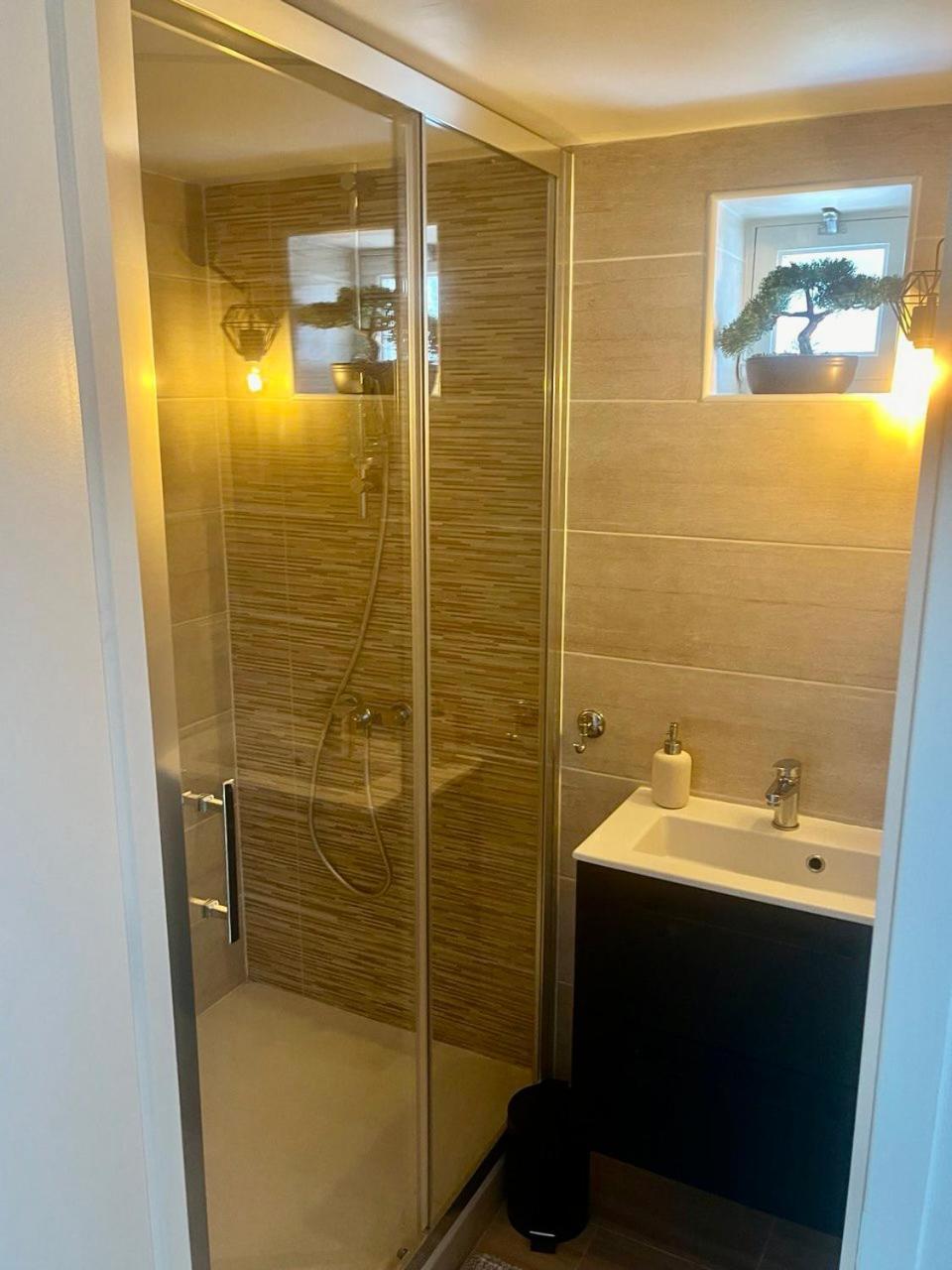 Charmant Et Confortable Appartement Narbona Exterior foto